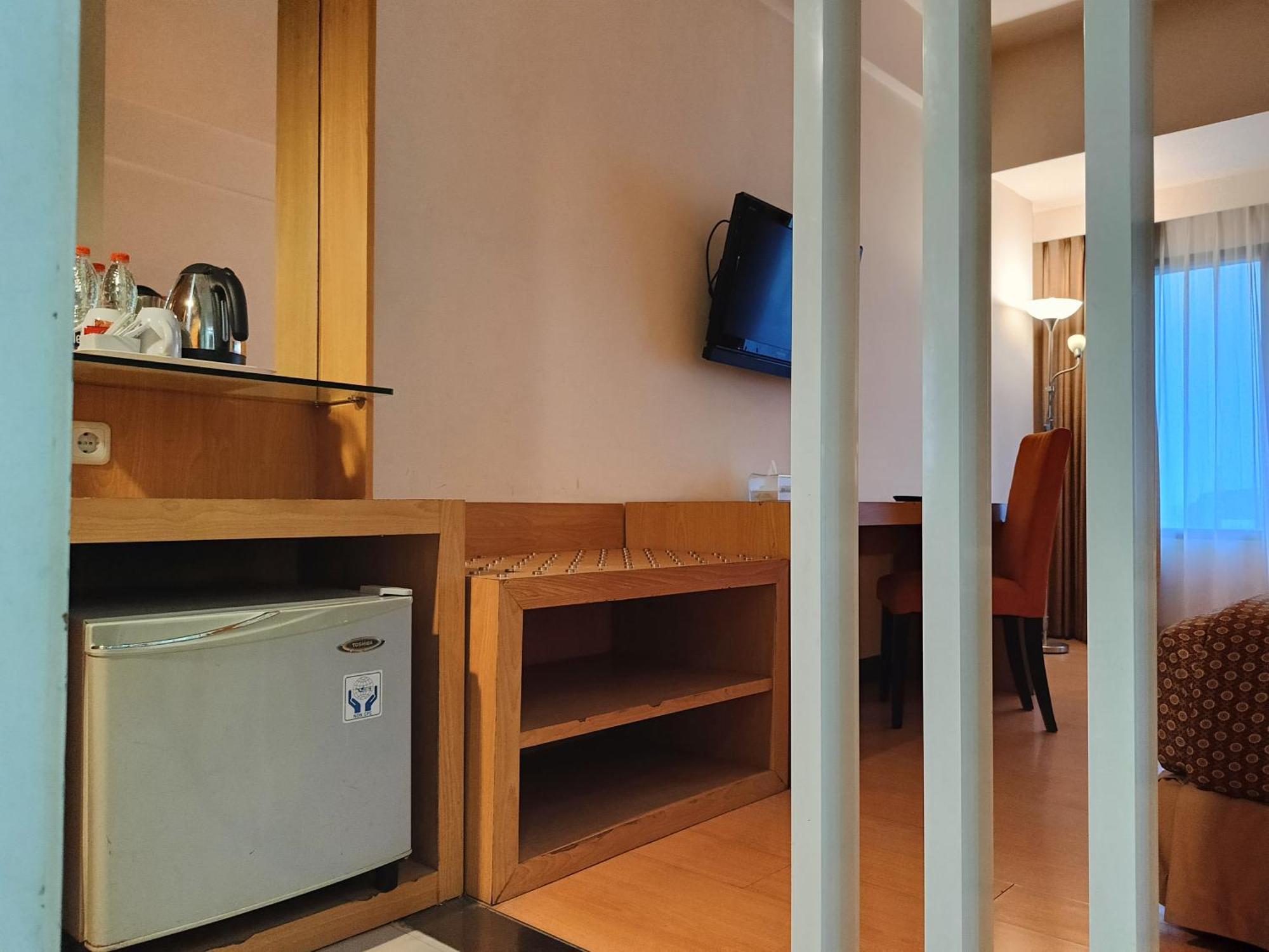 Lux Tychi Hotel Malang Exterior foto