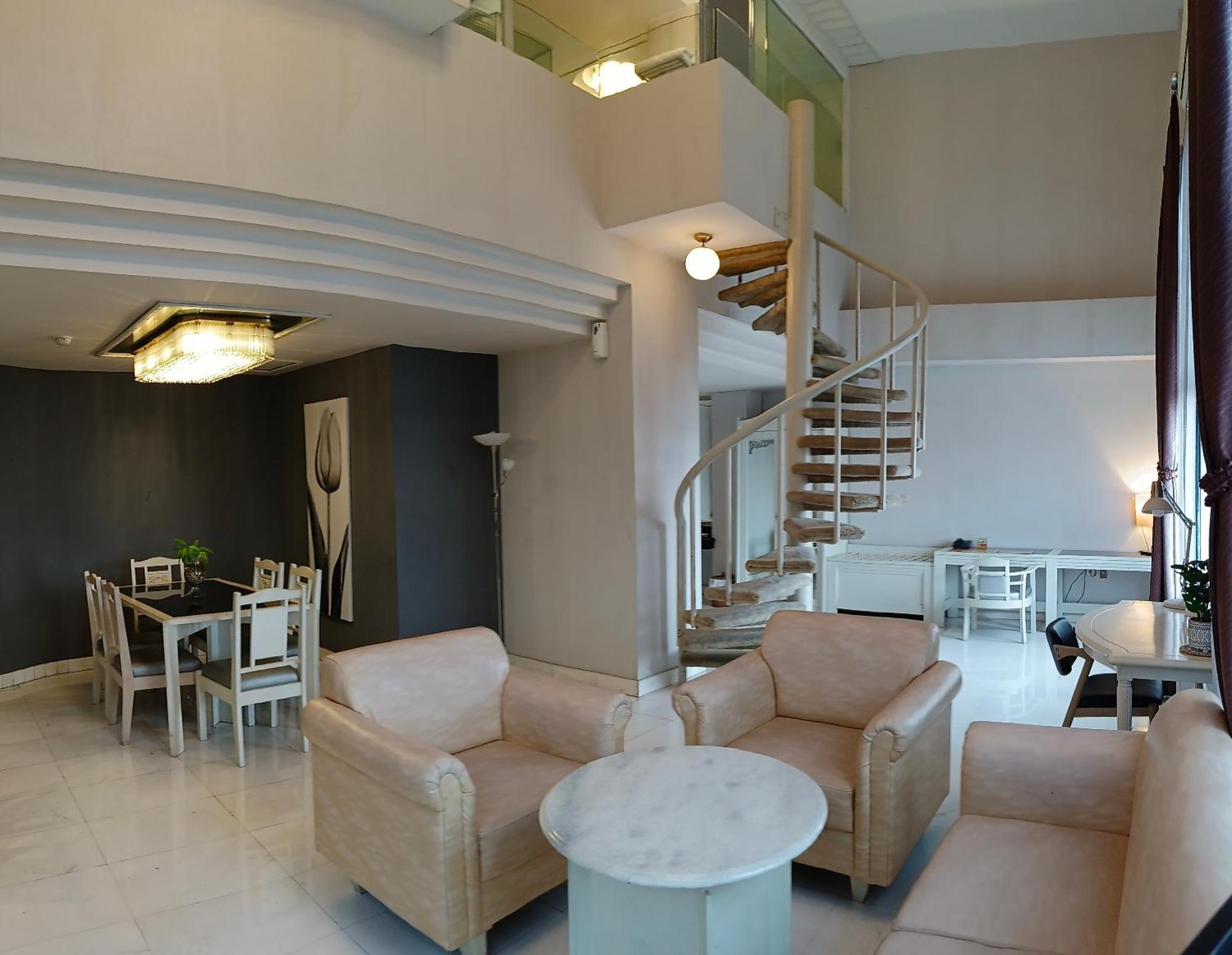 Lux Tychi Hotel Malang Exterior foto